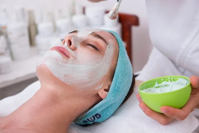 natural-skincare-for-acne_bloomedic.com_ Natural Skincare for Acne in the quest for clear and radiant skin, individuals often encounter various skincare challenges, with acne being one of the most common concerns.