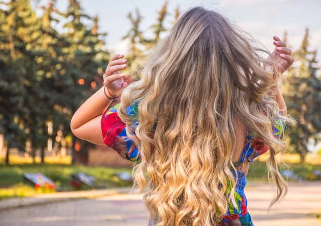 hair-colour-spray-red_bloomedic.com_